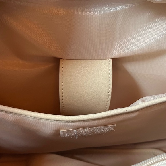 Beis Beige Expandable Air Duffel Puffer - Picture 6 of 8